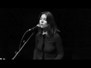 NOIR – Lola on June